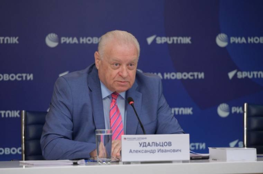 АЛЕКСАНДР УДАЛЬЦОВ: НА ПРОЖИВАЮЩИХ ЗА РУБЕЖОМ СООТЕЧЕСТВЕННИКОВ ОКАЗЫВАЕТСЯ БЕСПРЕЦЕДЕНТНОЕ ДАВЛЕНИЕ