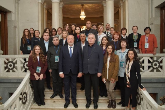 ОТ ХРАНЕНИЯ ДО ВОВЛЕЧЕНИЯ: В САНКТ-ПЕТЕРБУРГЕ ПРОШЛА ПРОСВЕТИТЕЛЬСКАЯ ПРОГРАММА ДЛЯ РУССКОЯЗЫЧНЫХ РАБОТНИКОВ ЗАРУБЕЖНЫХ МУЗЕЕВ